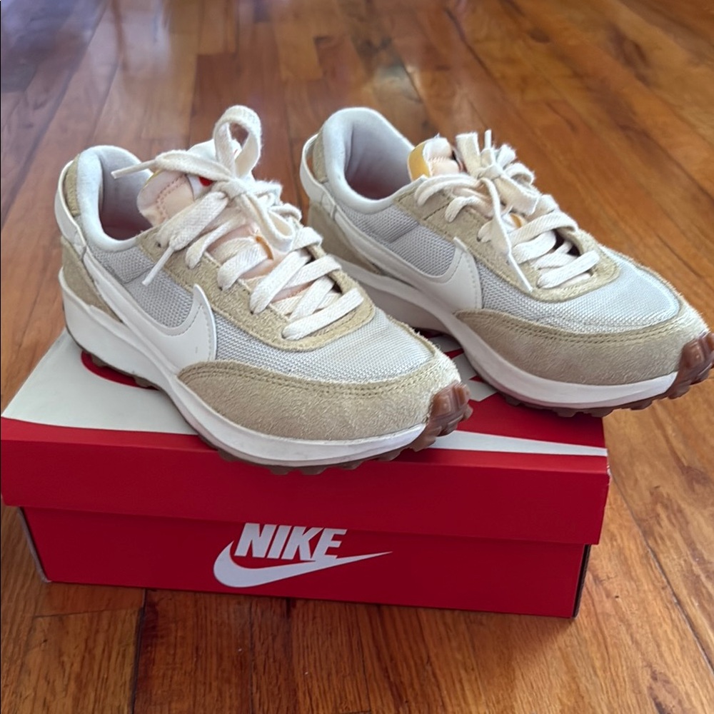 Nike Women's Waffle Debut sneakers